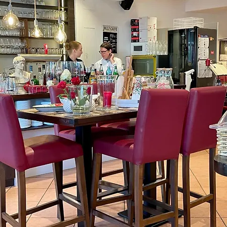 Weinhaus Hoff فندق 3*